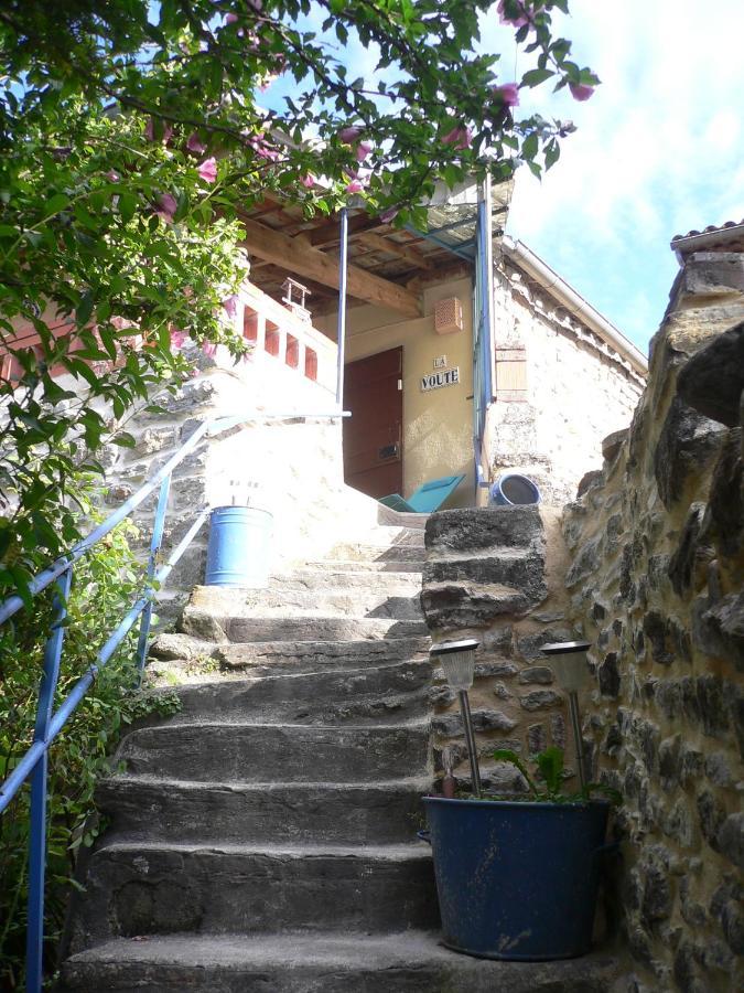 AUTHENTIQUE INDIVIDUELLE Maison de village Ardéchoise à Les Vans La Voûte Exterior foto